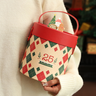 圣诞礼盒空盒高级感大号饼干包装伴手物女生男2025新款糖果抱抱桶