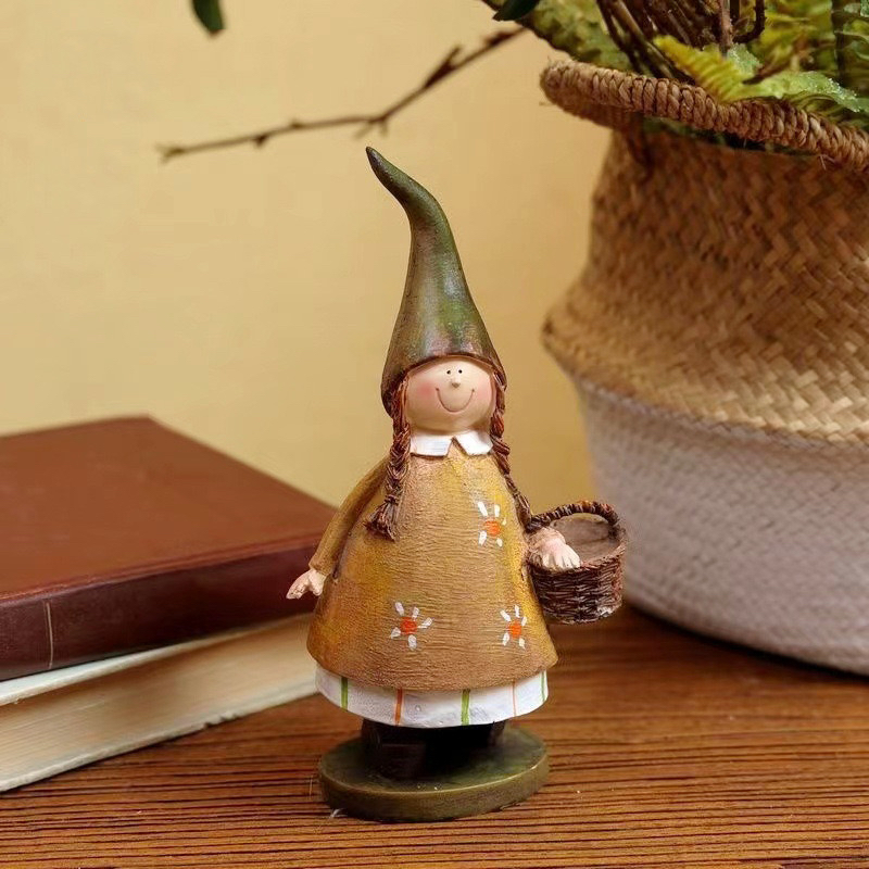 油画风格提篮花裙尖帽子