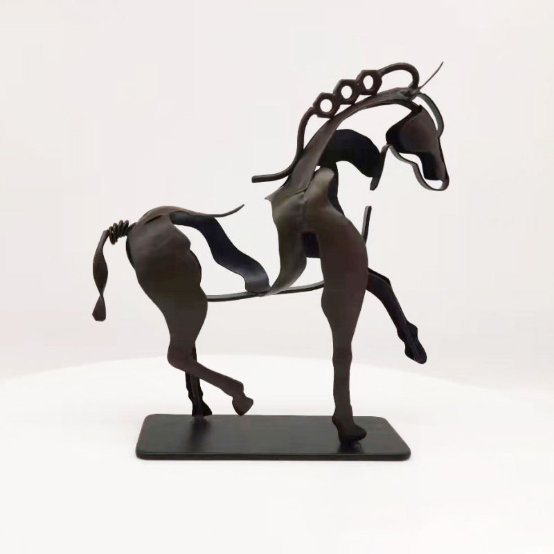 HorseSculptAdonis铁马