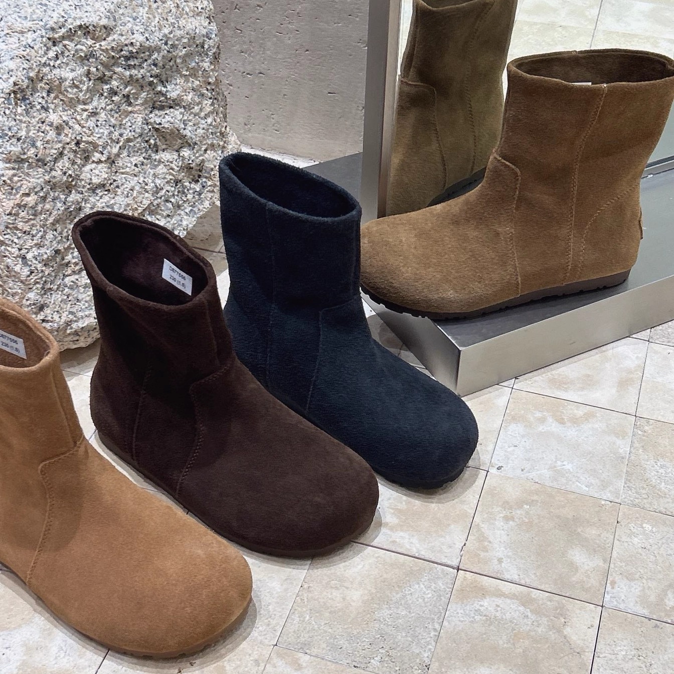 卡皮巴拉大头磨砂真皮马丁靴