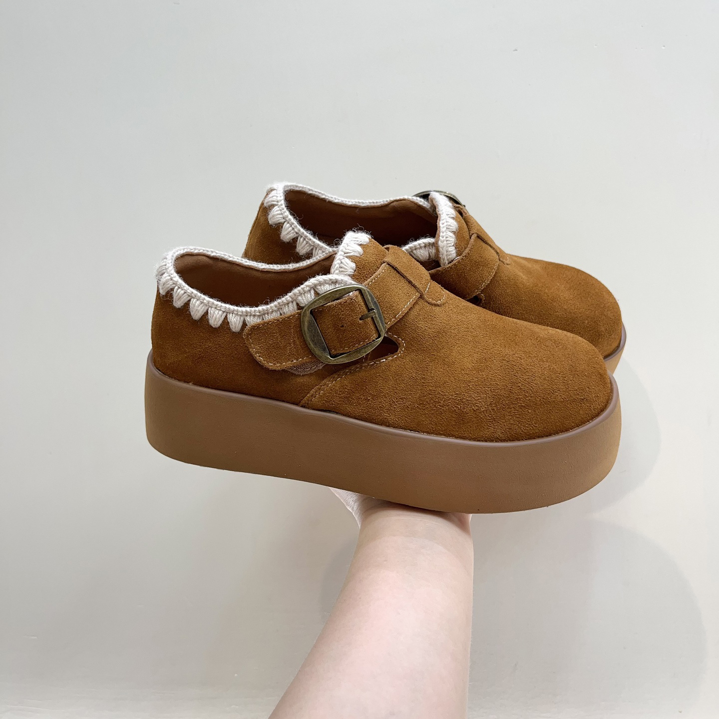 复古风皮带扣磨砂皮松糕厚底勃肯鞋女2025秋冬新款民族风刺绣单鞋