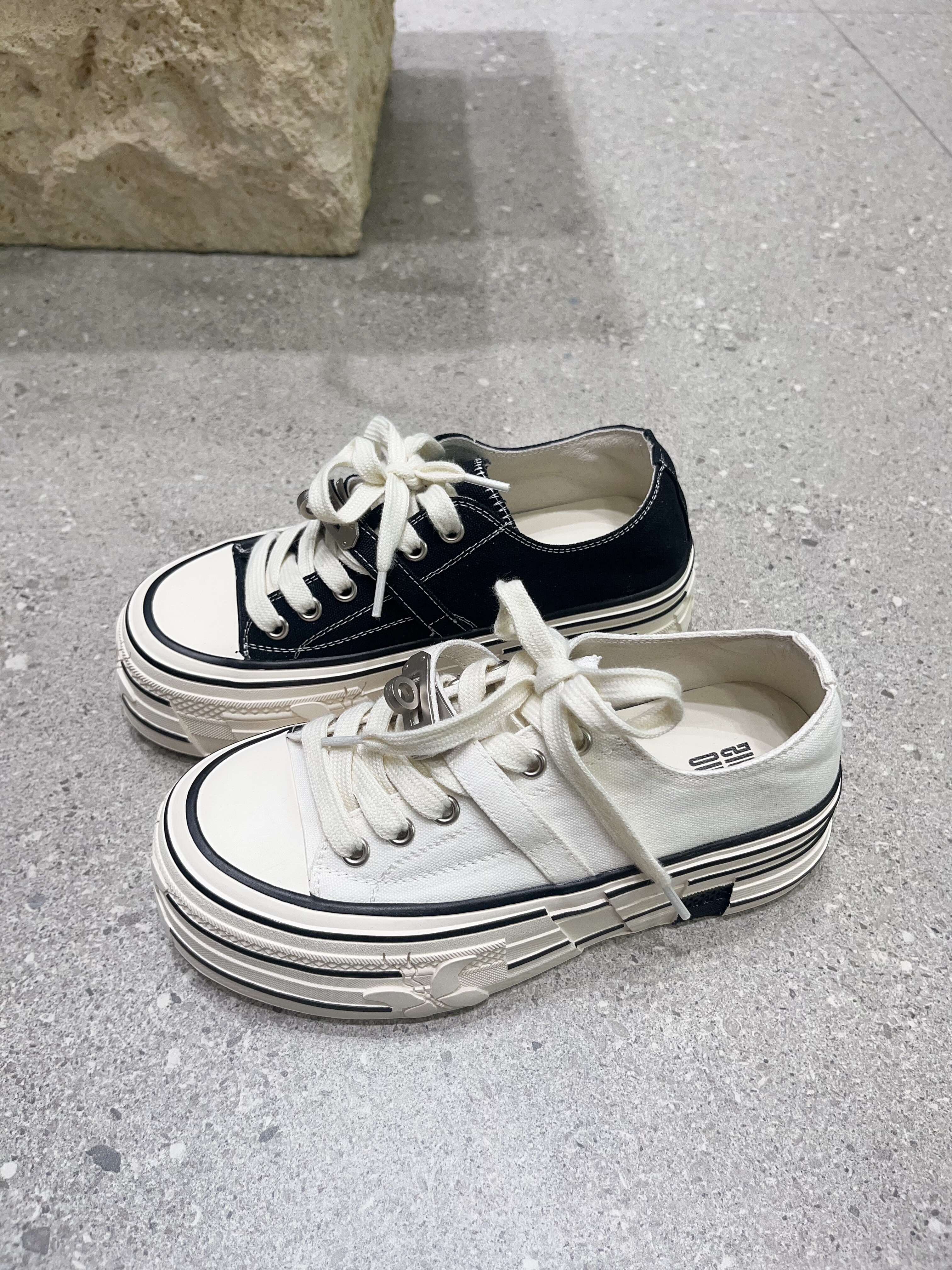 2026早春新款厚底增高帆布鞋女百搭休闲板鞋ins潮小众设计感单鞋