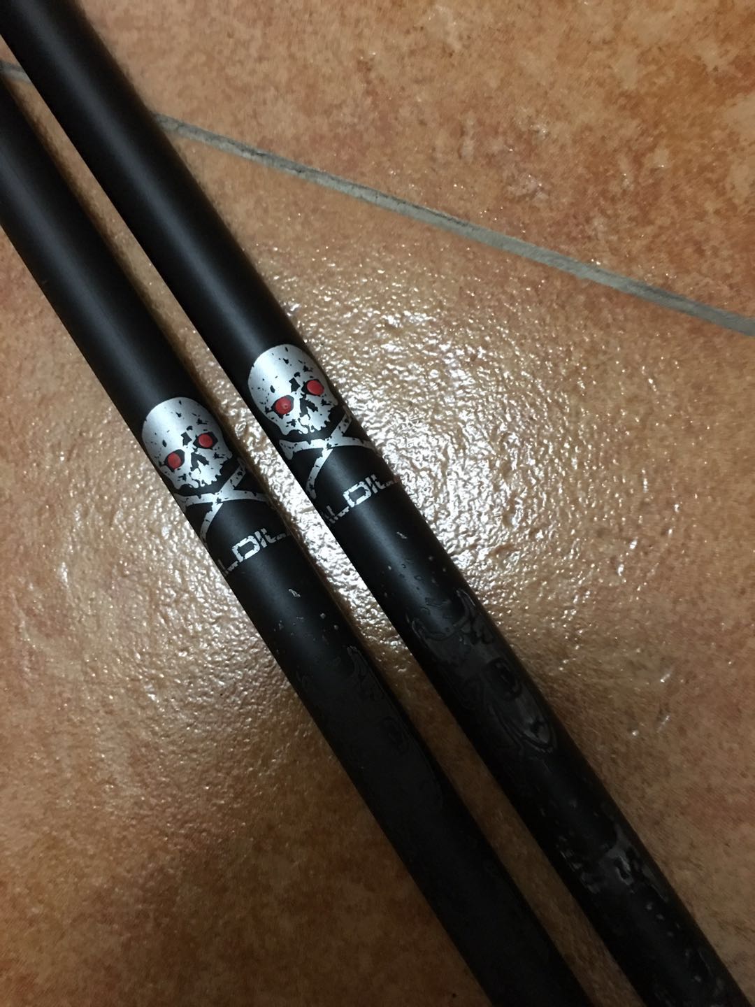 原装正品骷髅头红眼睛绿眼睛黄眼睛一号木碳素杆身特价