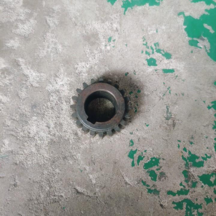 上海-黄山皖南宿5迁X57-3 X73C铣床配件立铣头大小齿轮莫氏轴车床