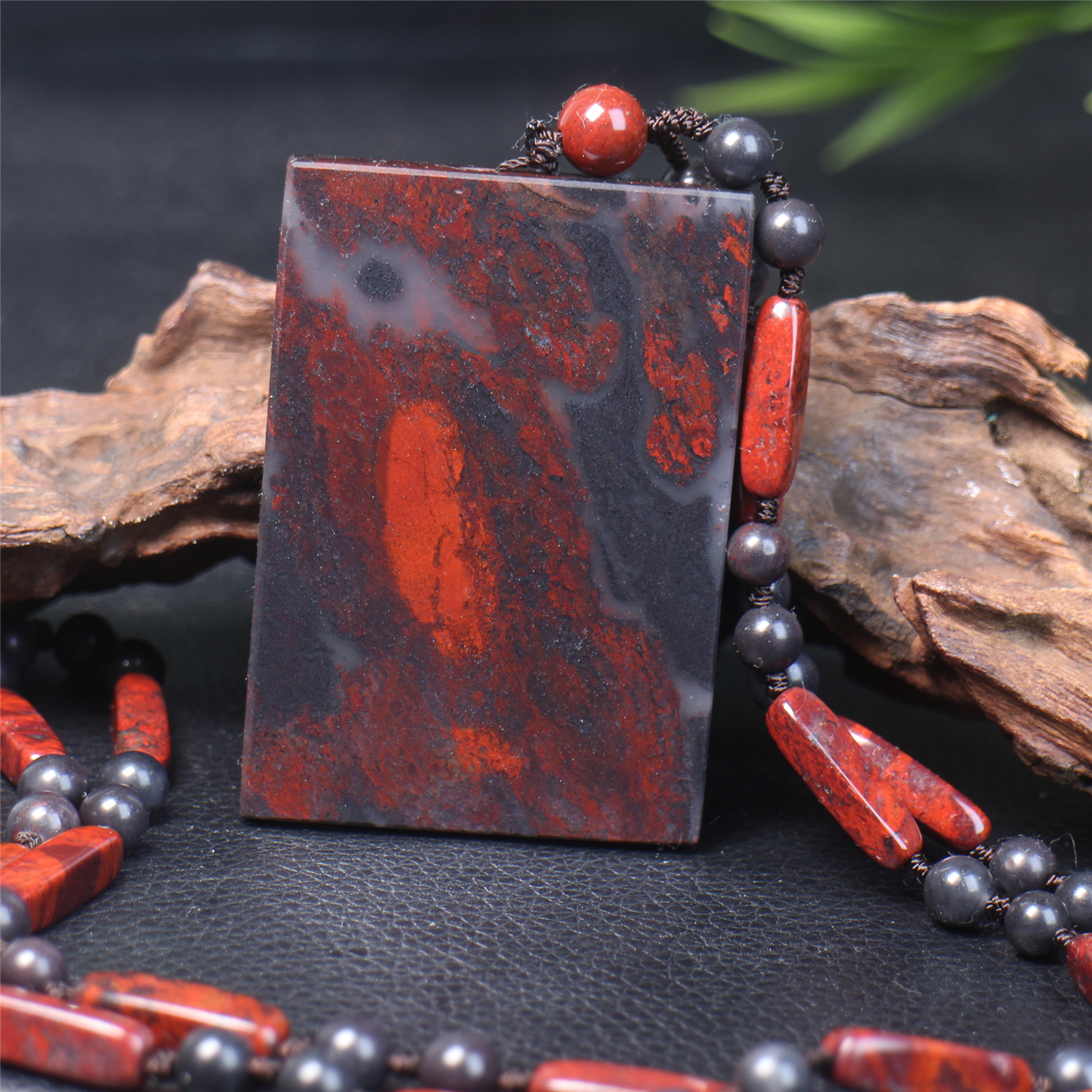 天然桂林鸡血玉鸡血石黑红口子料平安牌乾坤料套链项链一体链锦鲤