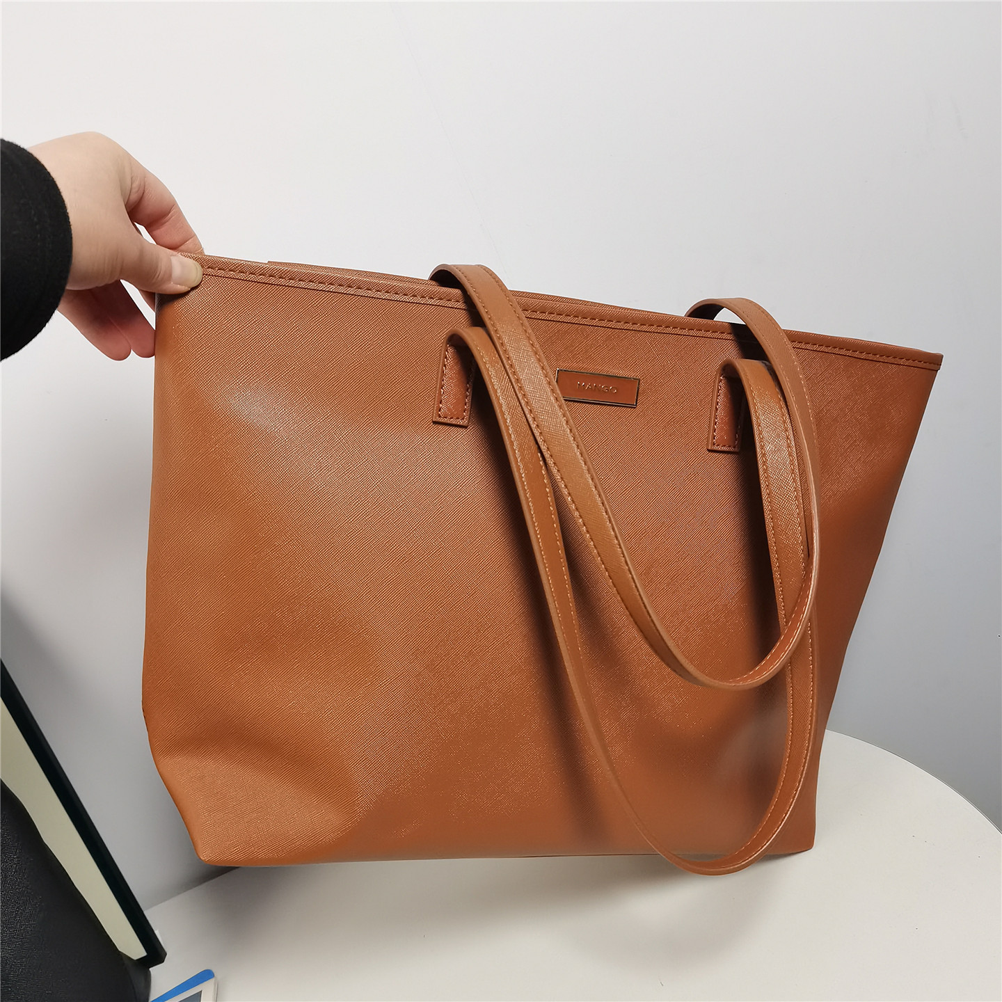 外贸出口大容量托特包女2025新款十字纹通勤包轻便单肩包大包拉链