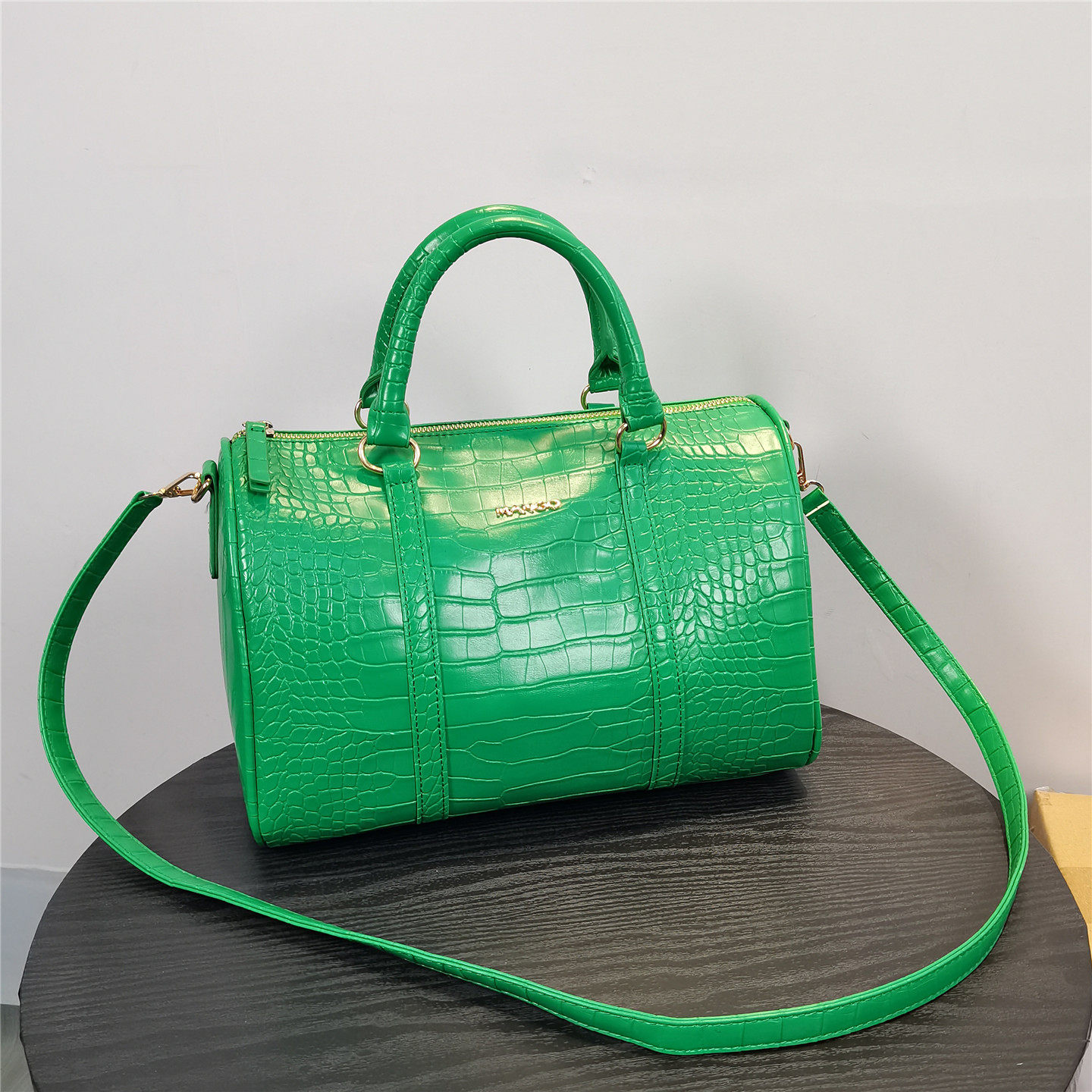 枕头包女斜挎大容量波士顿保龄球女包上班手提小众设计外贸出口包,箱包皮具/热销女包/男包,波士顿包,淘宝优惠券,粉丝福利购,淘宝优惠卷