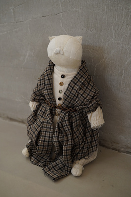 A Tentative Atelier 米白色格子外套No.5纯手工人形猫玩偶