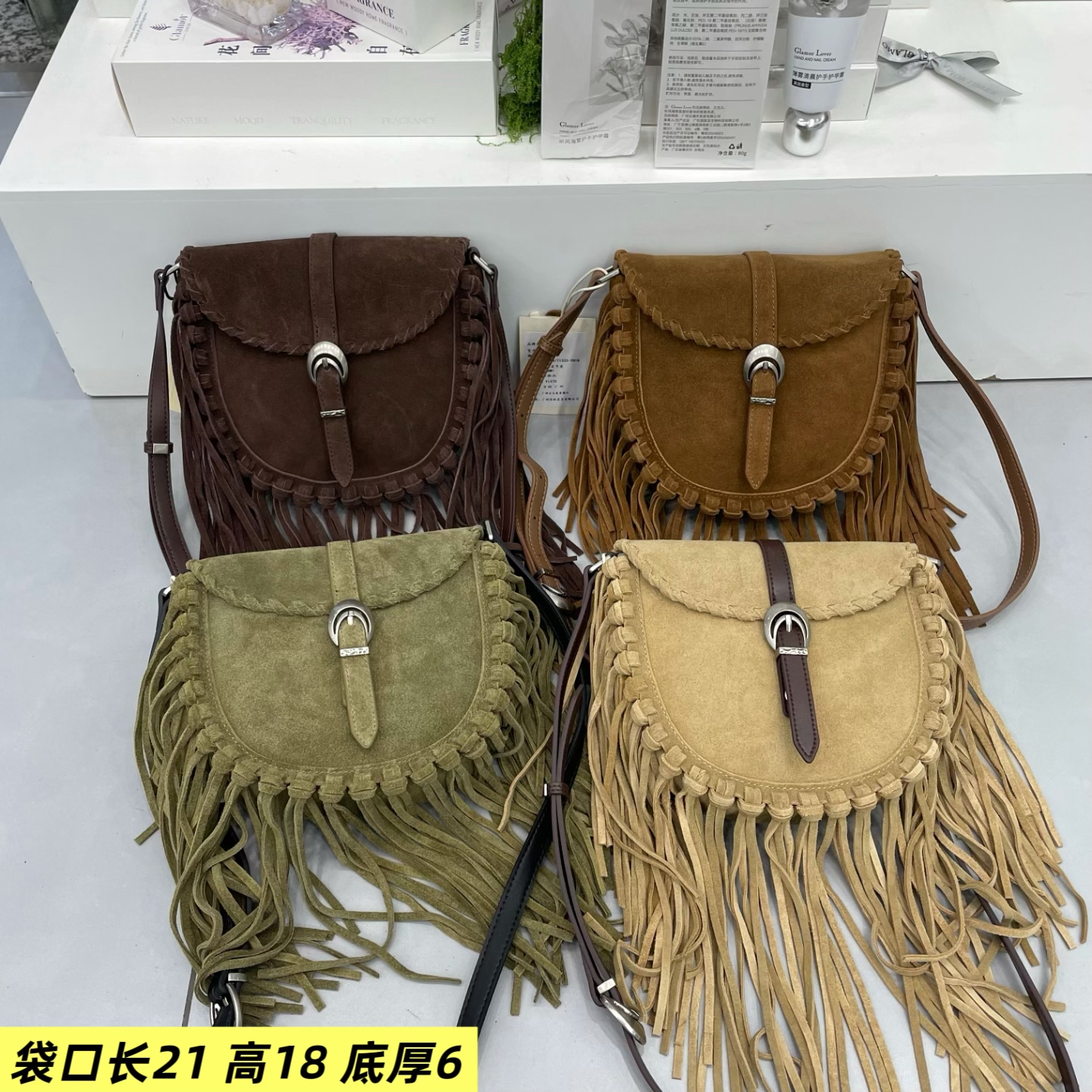 流苏磨砂皮拼接牛皮女包2026新款洋气个性真皮软单肩斜挎包潮包图片