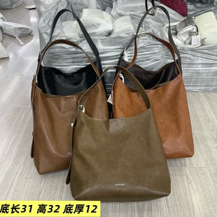植鞣大气单肩水桶女包2026新款洋气休闲复古潮流韩版时尚欧美斜挎