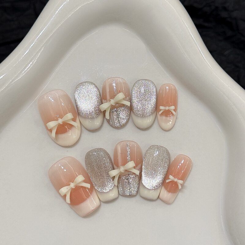 艺禾【洛可少女】芭蕾风蝴蝶绑带奶油法式小灯泡猫眼纯手工穿戴甲