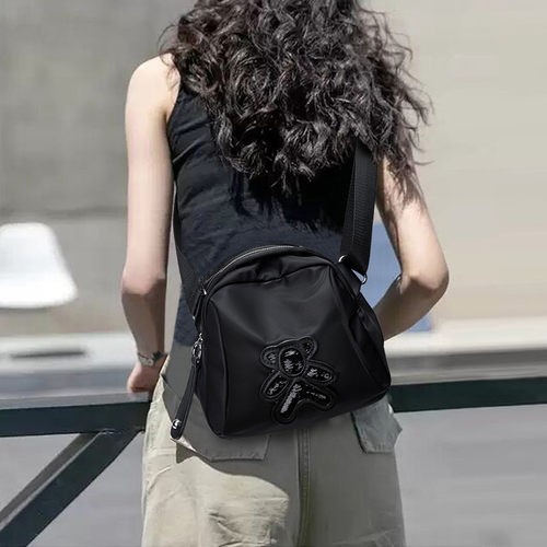 今年流行斜挎包休闲时尚潮流