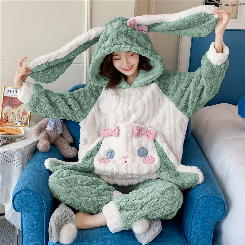 绿色可外穿睡衣女冬天加厚保暖珊瑚绒2025年新款加绒法兰绒家居服