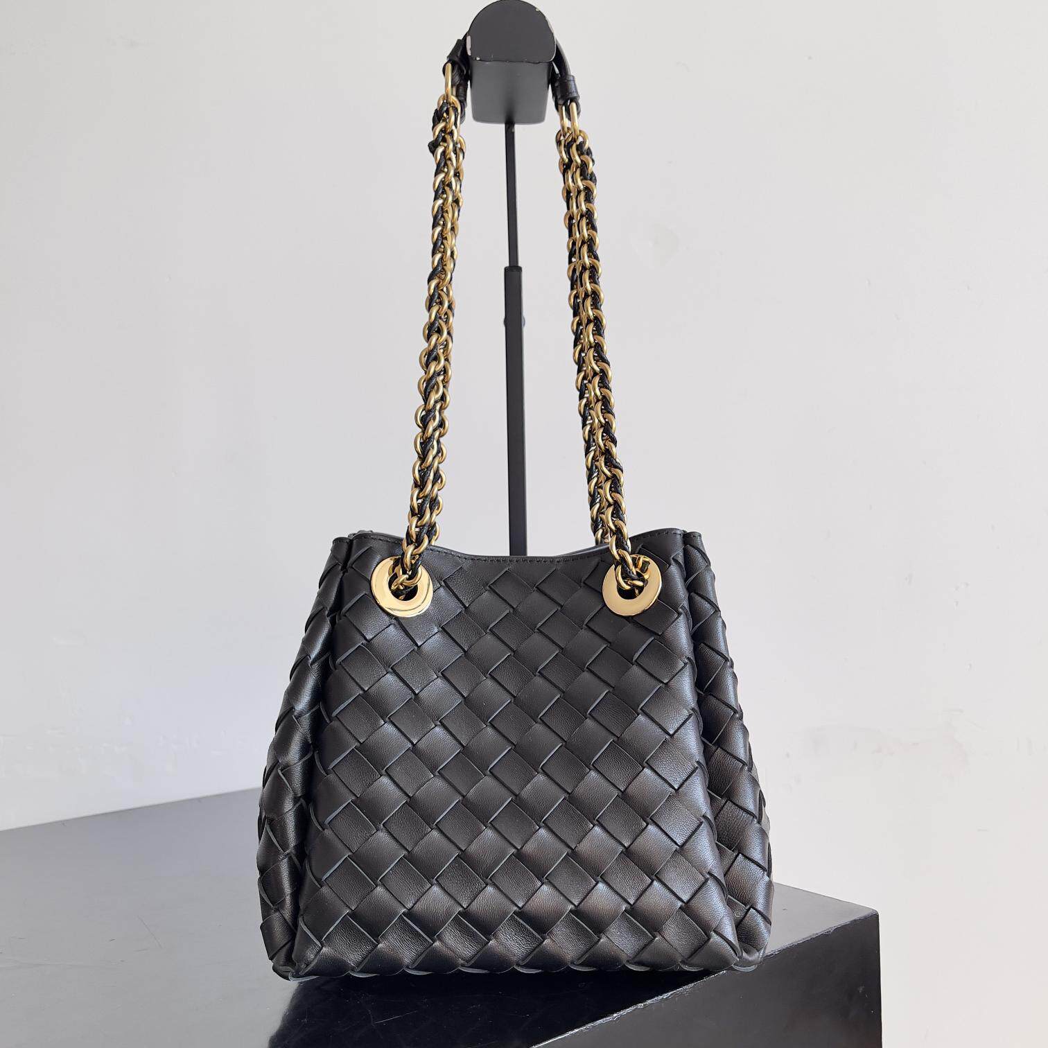 日本新款炼降落伞袋炼肩斜挎包山羊皮编织女包真皮21cm链条单肩包