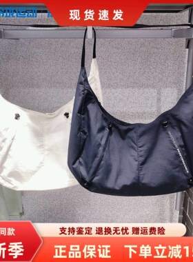 斯凯奇新品大容量中性款运动饺子包单肩斜跨包P225U006/L225U025