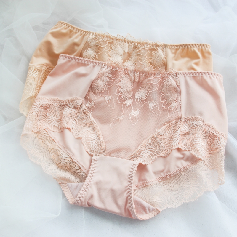 刺绣牛奶丝三角裤女中高腰有大码