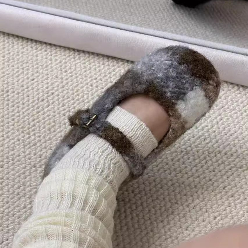 毛呢加绒复古玛丽珍乖巧