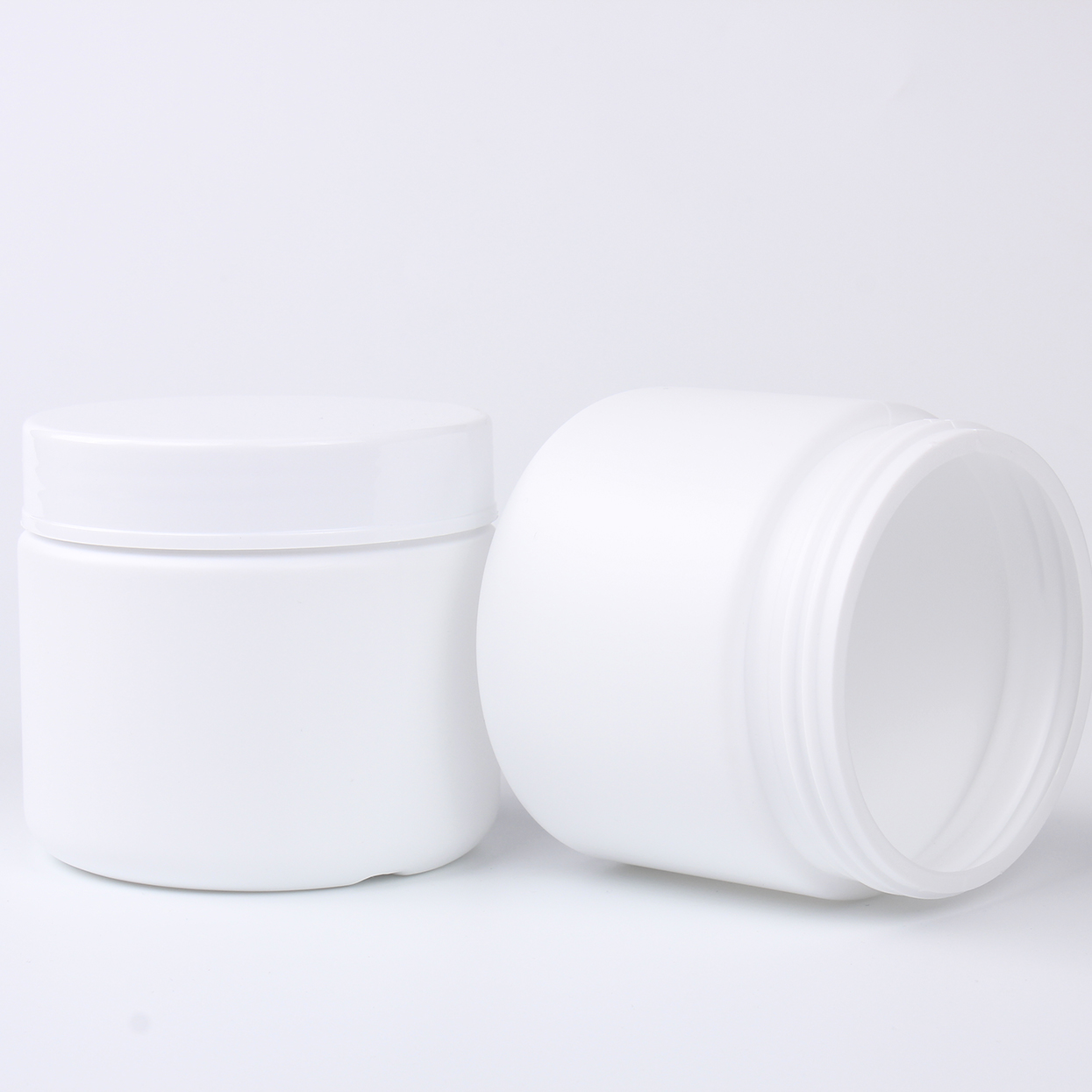 厂家直供150ML食品级圆形迷你化妆品分装瓶 鞋臭粉强密封塑料瓶