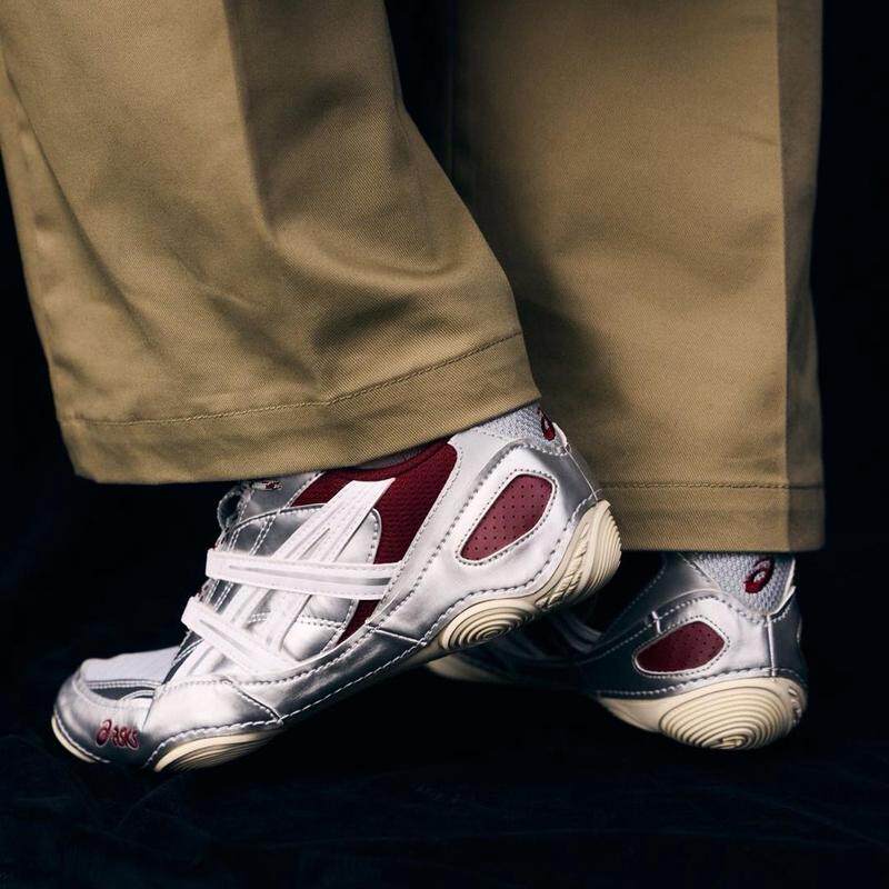 代购Asics HYPERSYNC亚瑟士男女运动休闲鞋复古低帮薄底鞋银色