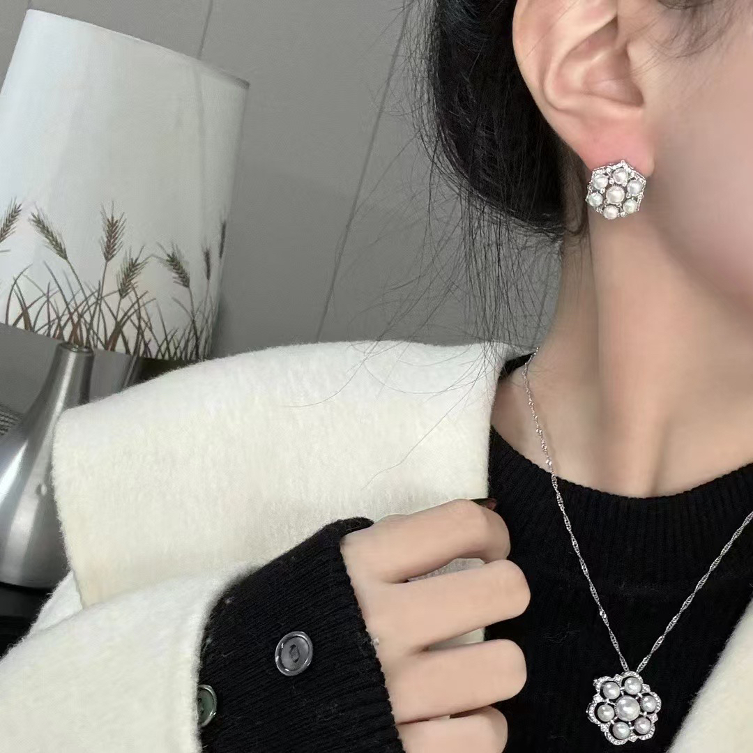 天然淡水珍珠原创小众设计法式复古气质玫瑰窗花蕾丝耳钉吊坠