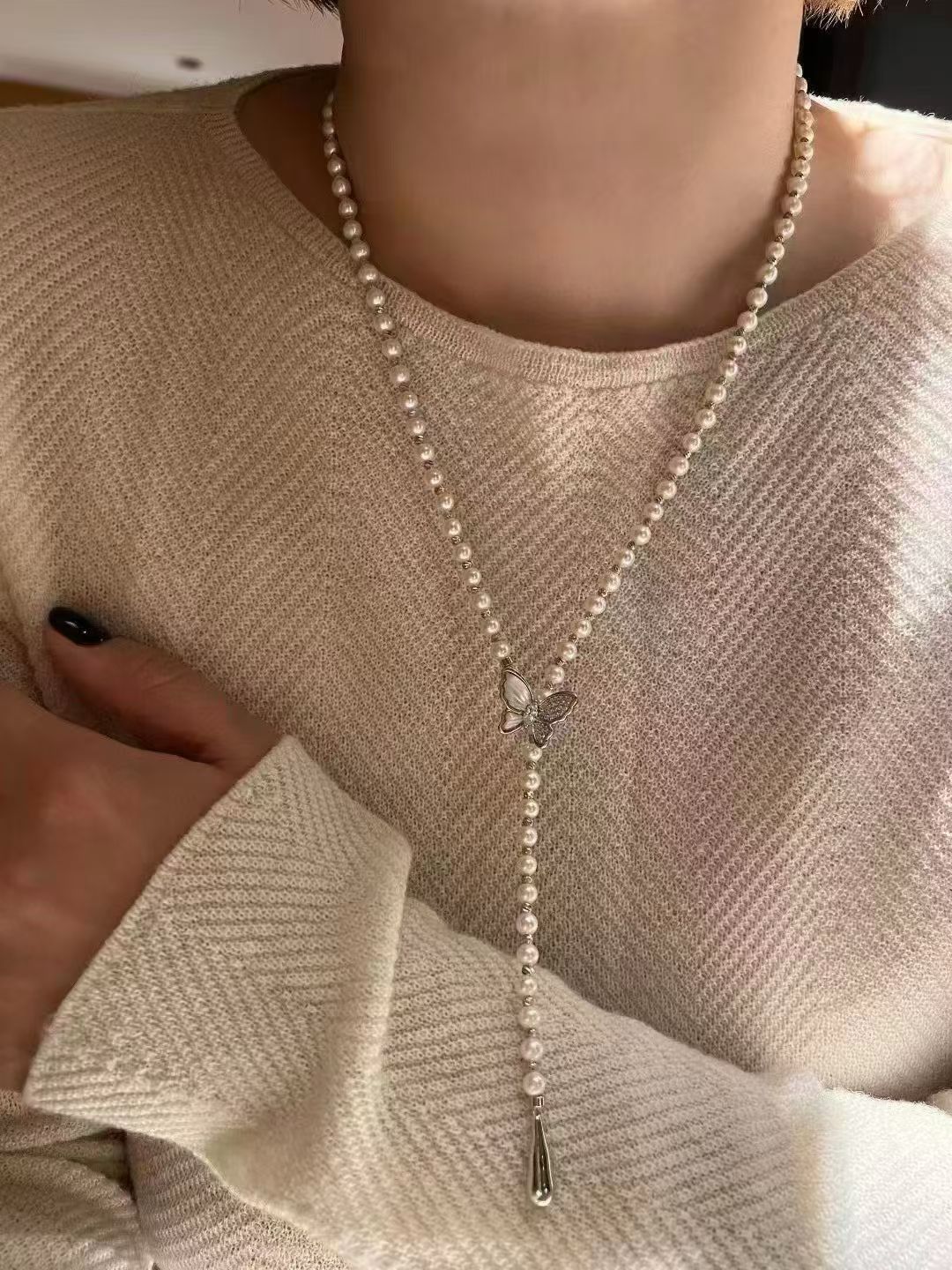 天然淡水珍珠诸暨发货蝴蝶扣珍珠毛衣链四季可戴正圆极光