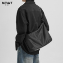 觅旧斜挎包男通勤单肩包男士 大容量休闲包包轻便运动电脑尼龙背包