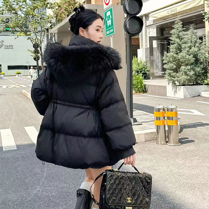 貉子大毛领羽绒服女2026冬季时尚高奢加厚抽绳收腰工装气质外套潮