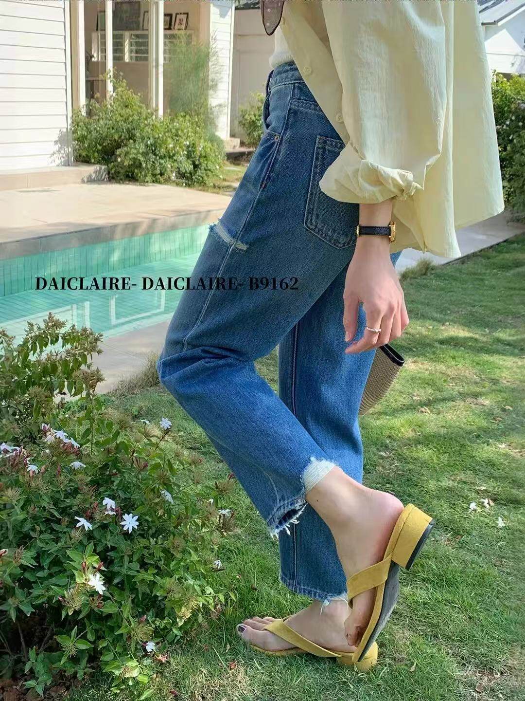 代嘉儿2026春新品牛仔裤女浅蓝色修身显瘦九分小直筒裤烟管裤