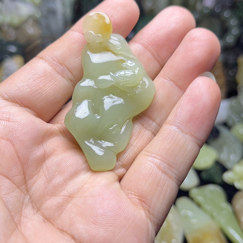 新疆和田玉糖玉喜上枝头挂件