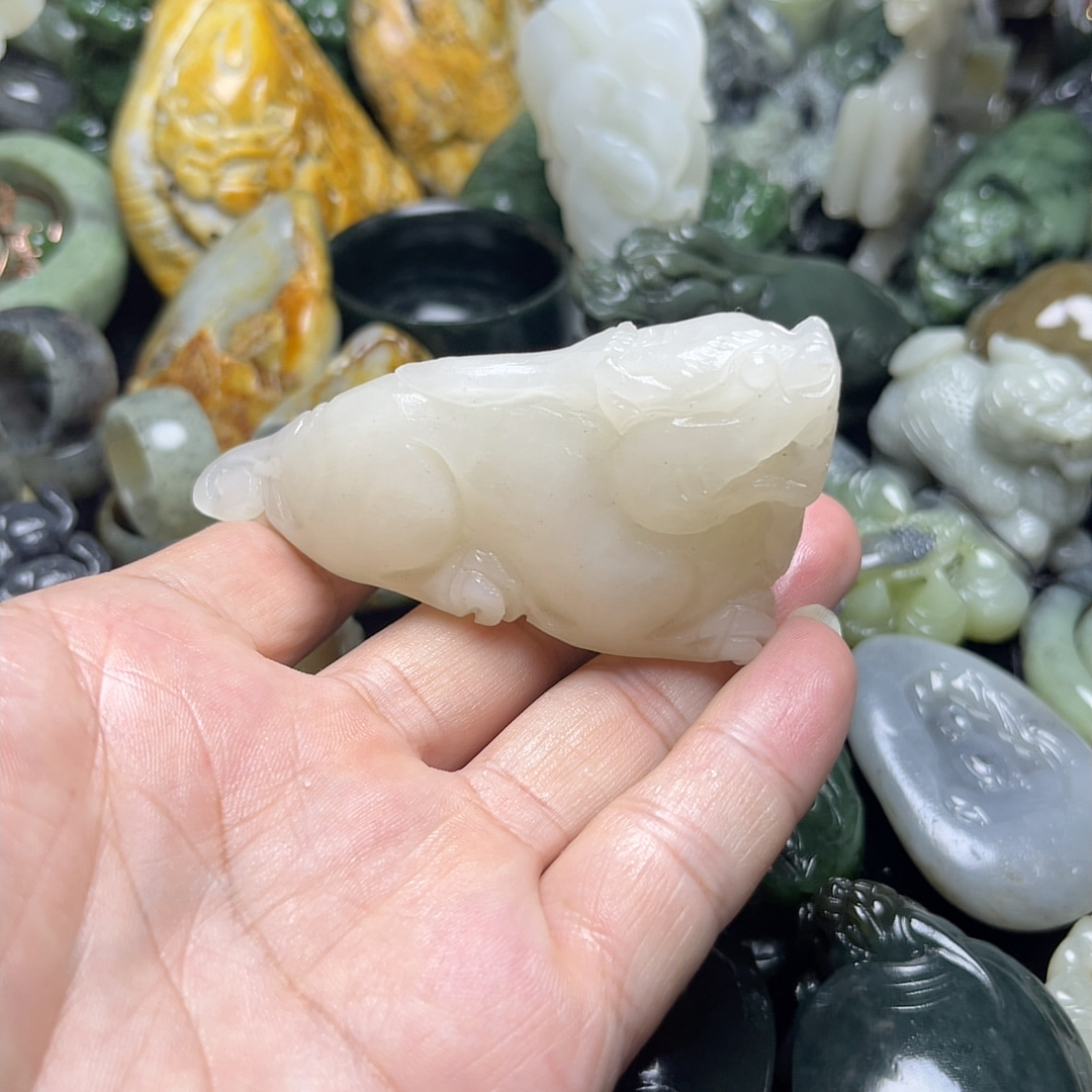 和田玉青海料白玉貔貅手把
