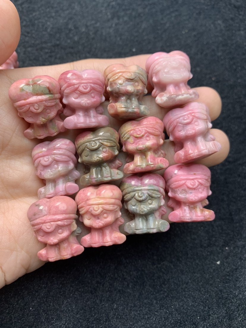 蔷薇辉奶嘴女孩