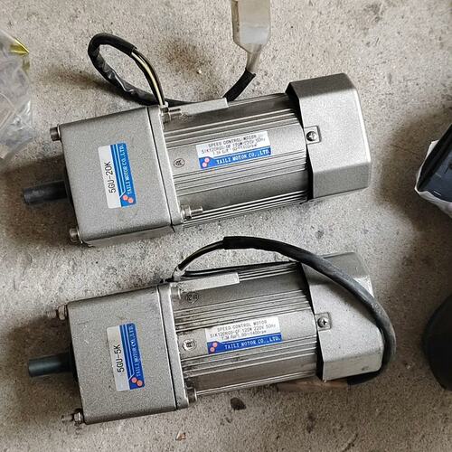 议价两个减速电机，一个99新，一个八成新，5 GU-20K，5G可维修