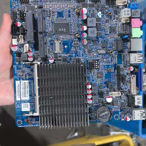 议价研域工控ITX-M40主板，J1900处理器，支持DDR3内可维修