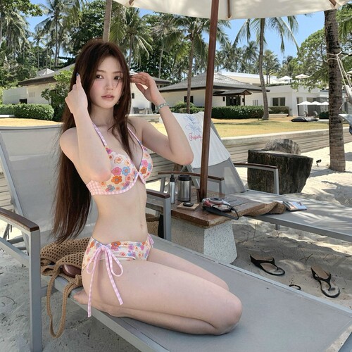 【泰酷辣】岛屿小花性感钢托聚拢比基尼泳衣显瘦辣妹泳装8537