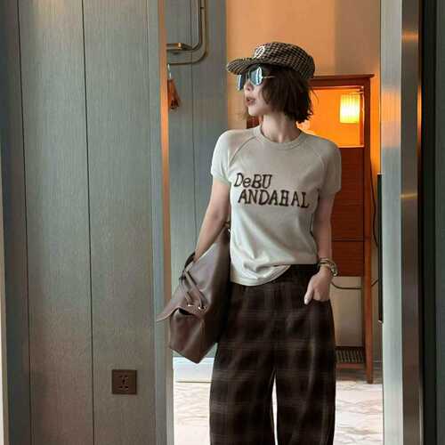 秋冬新款女装字母显瘦T恤
