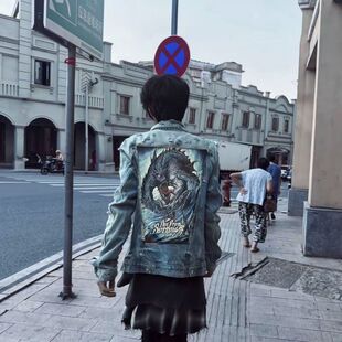 美式重工背杀青龙牛仔外套男复古摇滚乐队刺绣高街风格勋章夹克男
