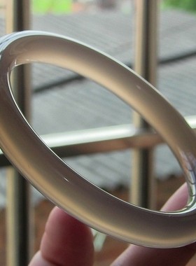 天然巴西灰色水润通透玛瑙手镯