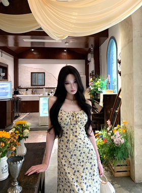 AWMUMU法式甜美碎花吊带连衣裙女设计感小众收腰显瘦气质长裙子女