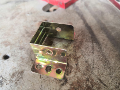 龙骨金属卧室实木横梁角码