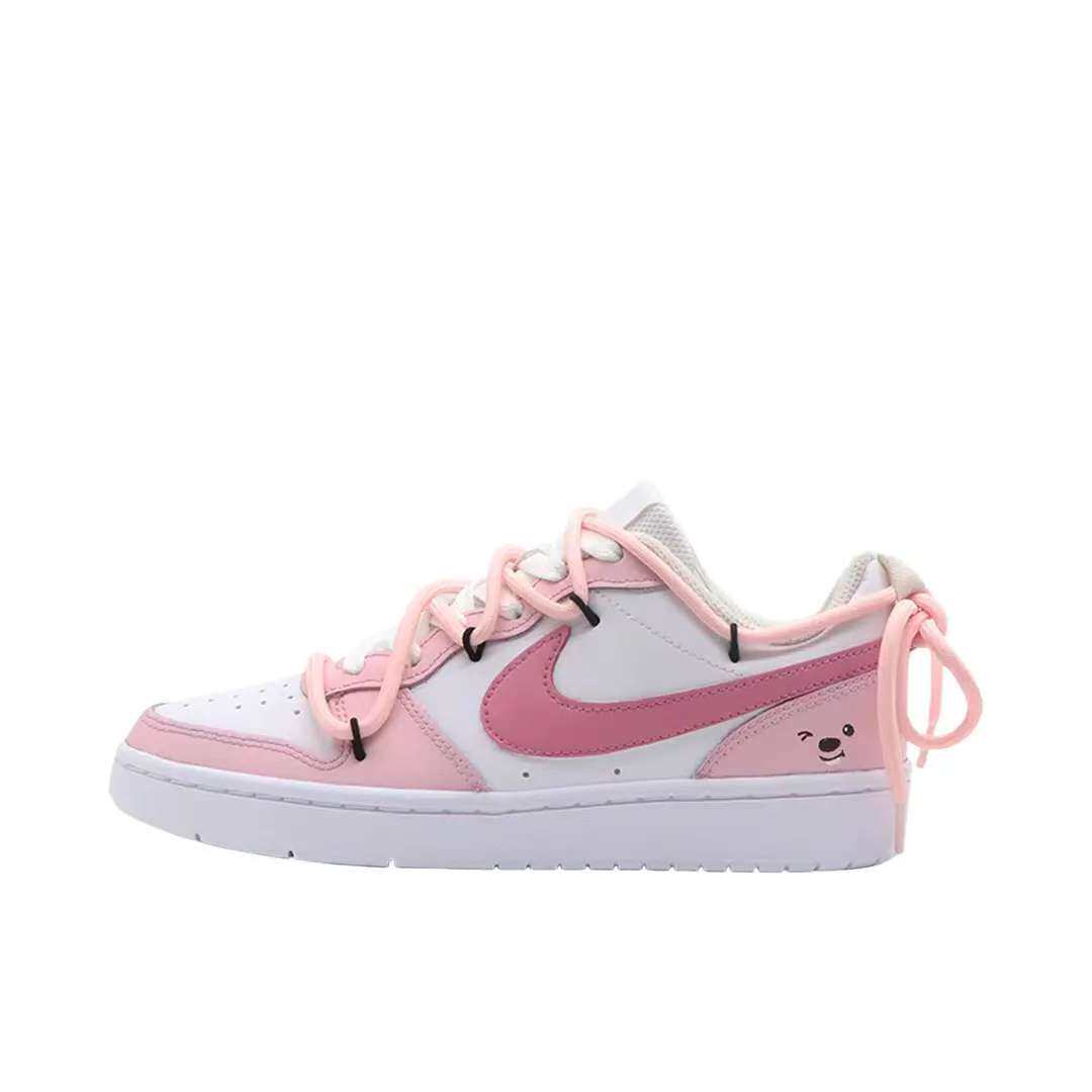 【定制球鞋】Nike Court Borough 2 (TEAM57-女款粉色海狸)