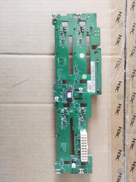 DELL PE2950 WM766 3.5 寸 4盘位 硬盘背板