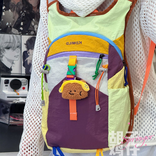 设计感多巴胺轻便户外登山双肩包