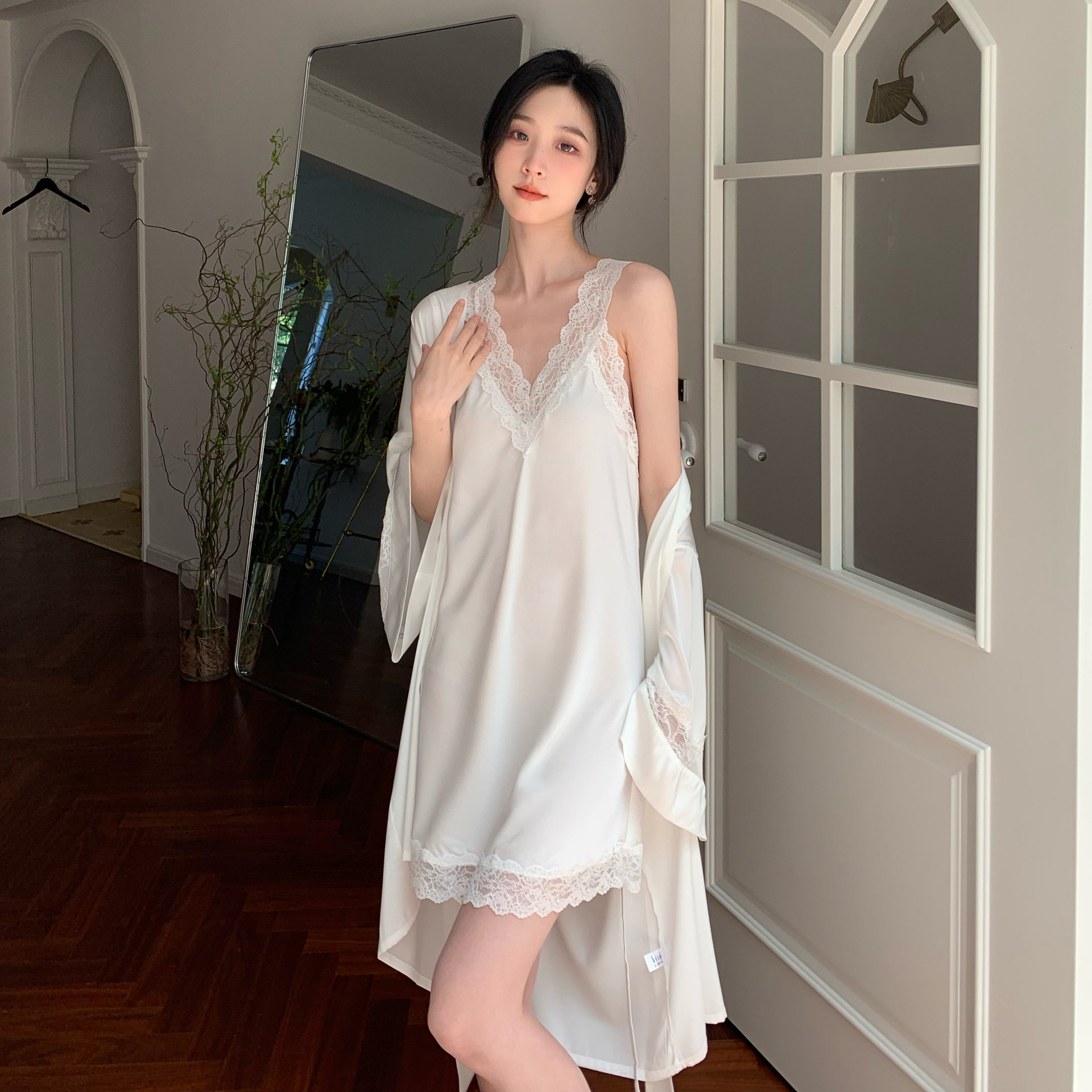 2023新款小红书推荐～后背系带蝴蝶结女士睡袍吊带睡衣二件套家居