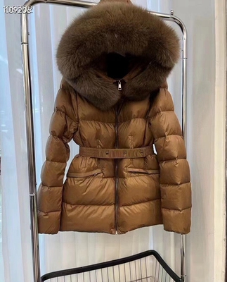 小个子短款连帽加厚羽绒服