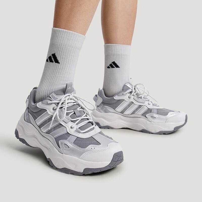 adidas阿迪达斯 OAK TRAIL男女耐磨缓震老爹休闲鞋LA1990