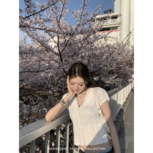 衬衣夏季 WANANTONG 女V领泡泡袖 全棉手工花边小衫 Like珍珍妮