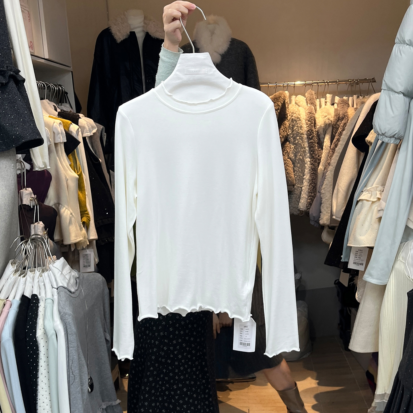 纯色百搭打底衫卷边长袖T恤上衣