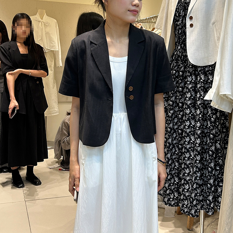 十三行女装2024夏款韩版休闲风配裙小西服设计感短款外套小众西装