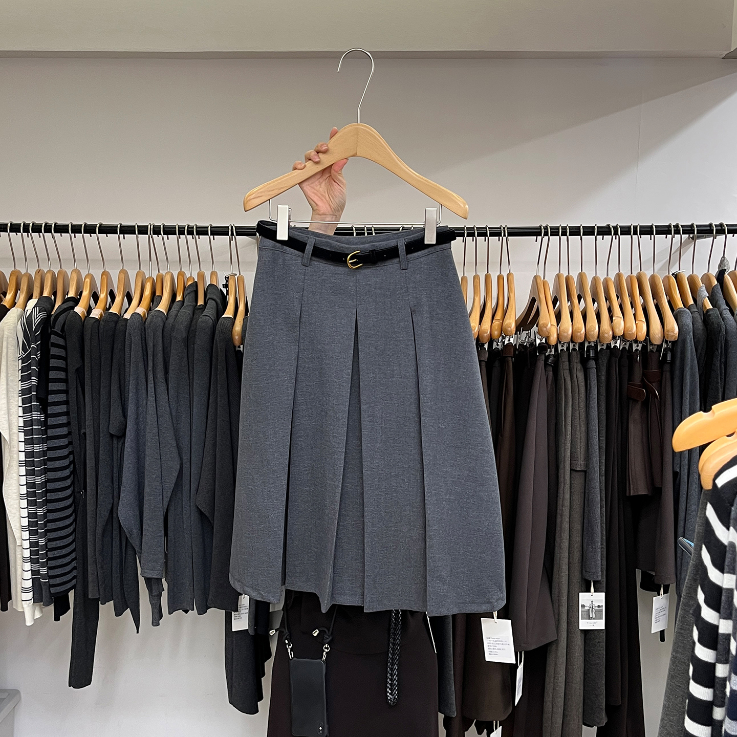 流行风格洋气A字毛呢半身裙