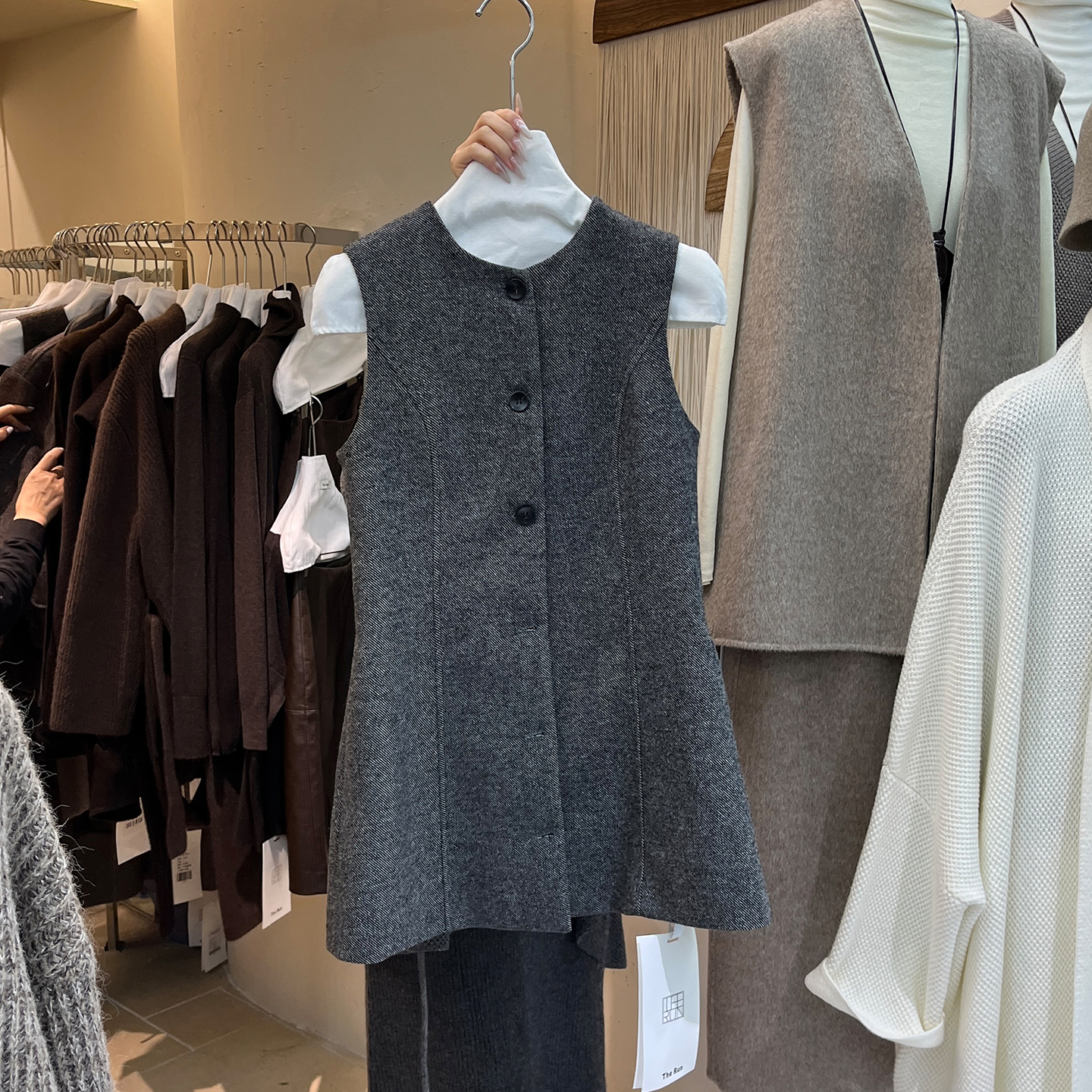 中长款圆领打底毛呢背心裙子